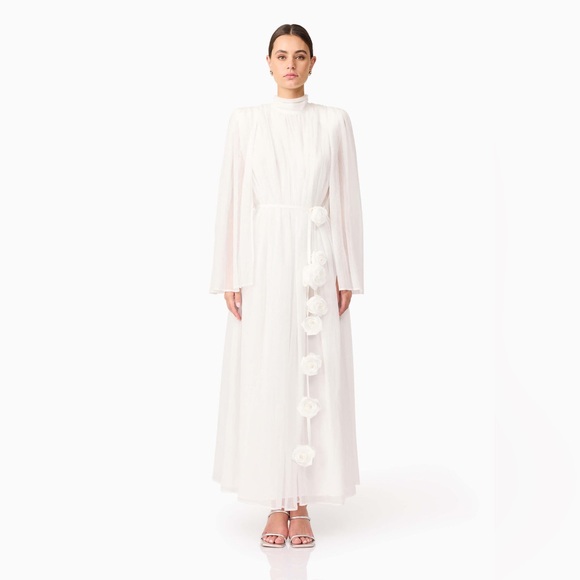 Elliatt Melissa Long Sleeve Gown in White Size L NWT Flaw Noted- Belt Missing!!! - Picture 2 of 7